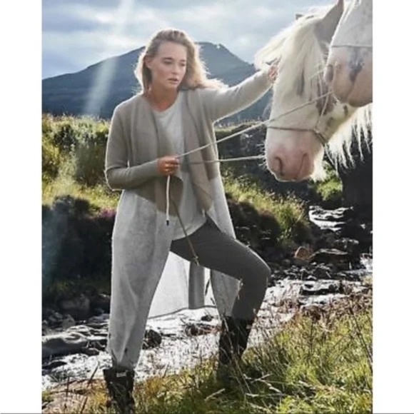 Like New |•ATHLETA•| 100% Cashmere Long Soft Cardigan Size Small - Picture 6 of 11